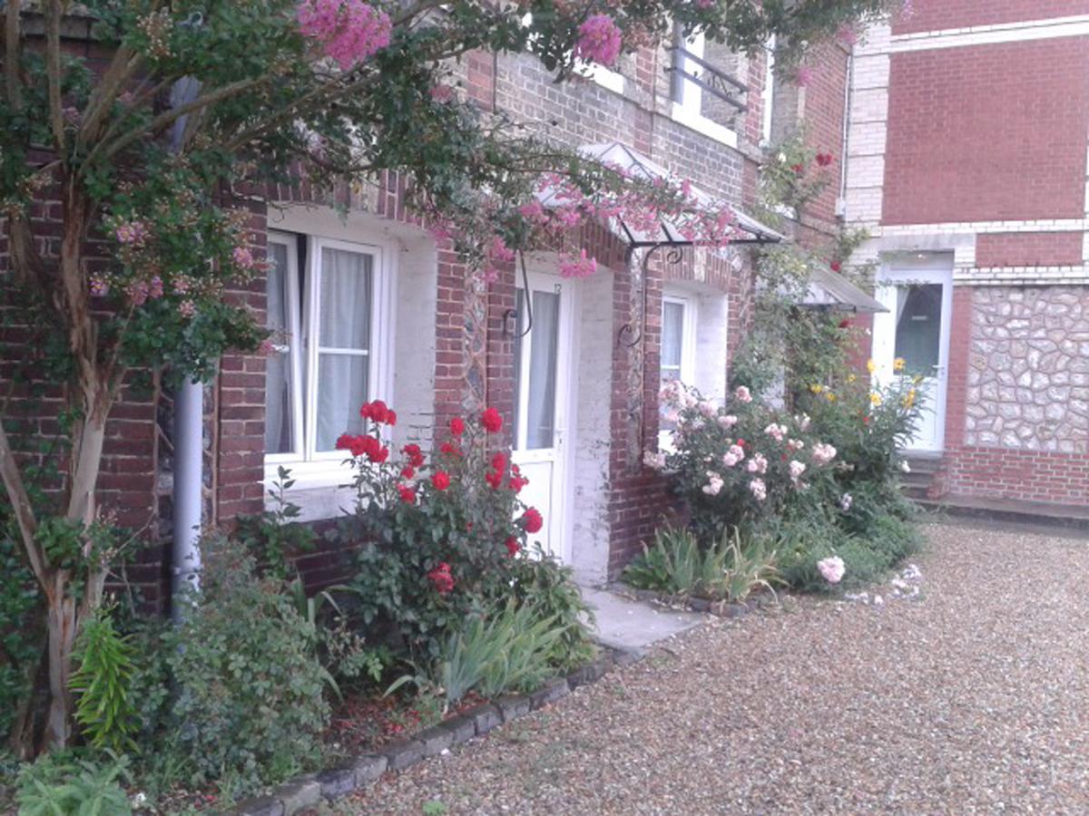 Hotel Au Chateau Blanc Saint-Aubin-lès-Elbeuf Esterno foto