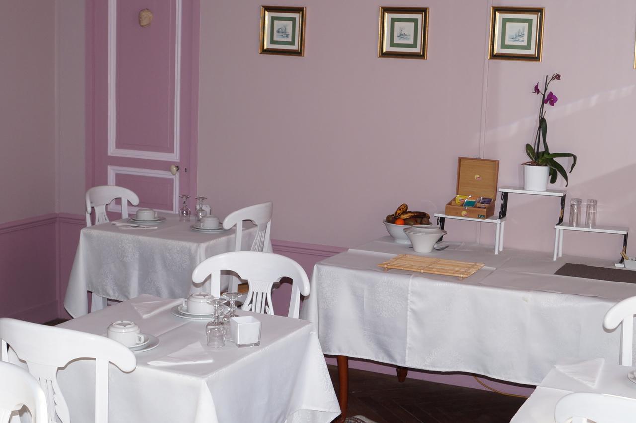 Hotel Au Chateau Blanc Saint-Aubin-lès-Elbeuf Esterno foto