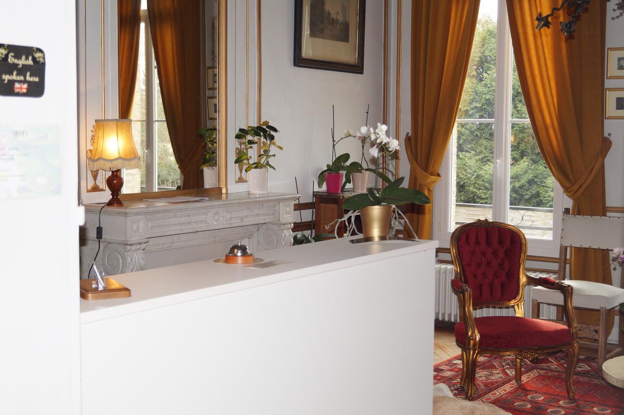 Hotel Au Chateau Blanc Saint-Aubin-lès-Elbeuf Esterno foto