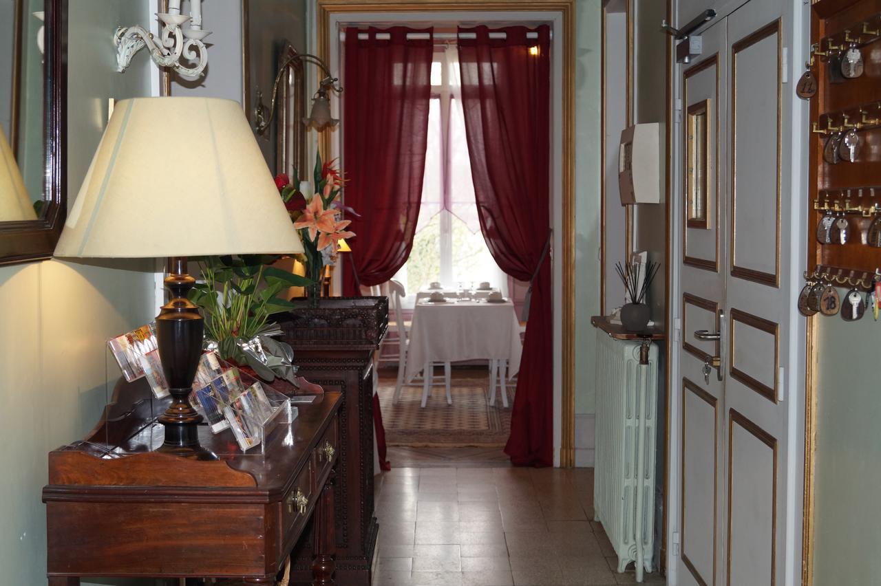 Hotel Au Chateau Blanc Saint-Aubin-lès-Elbeuf Esterno foto