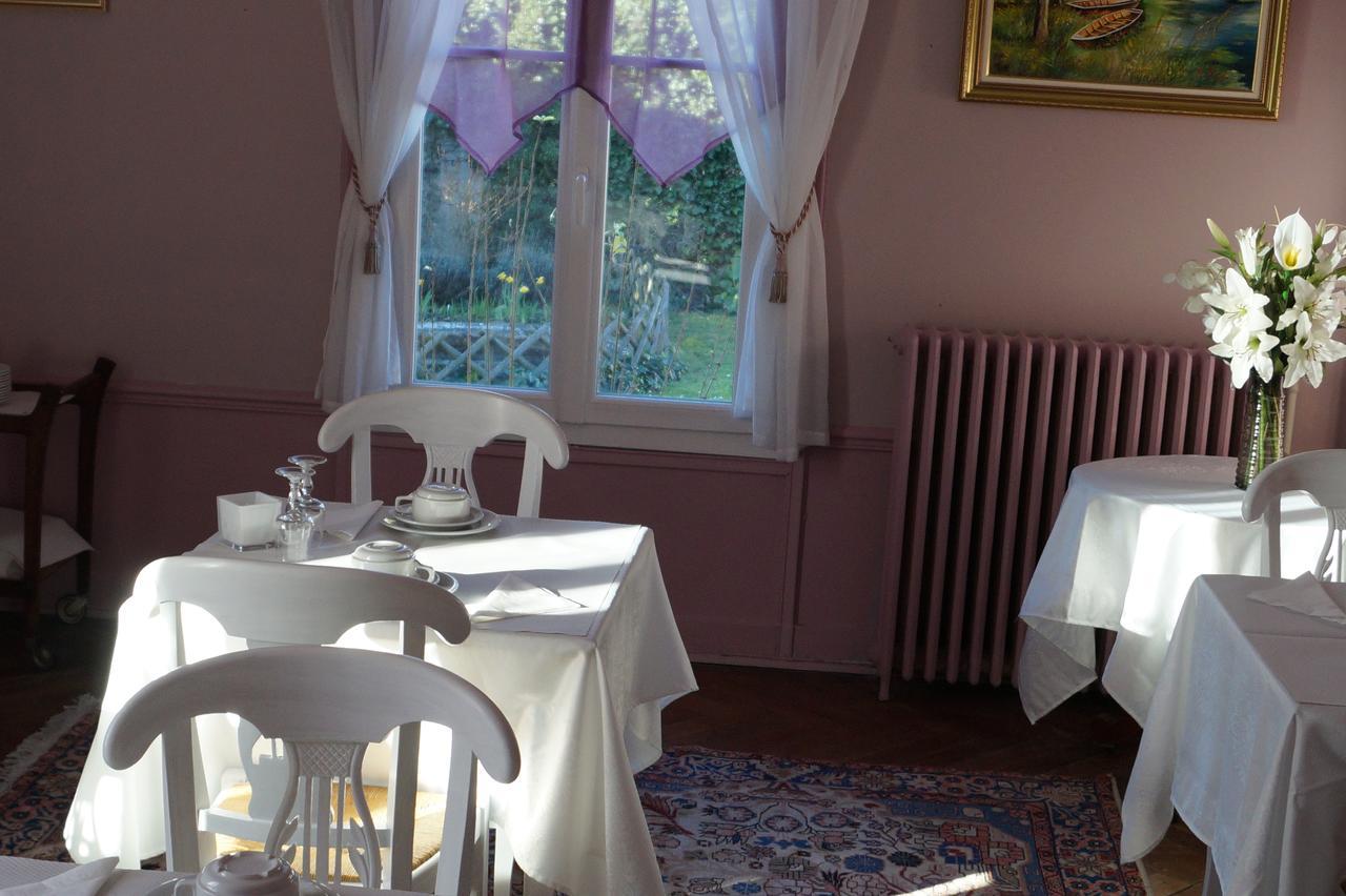 Hotel Au Chateau Blanc Saint-Aubin-lès-Elbeuf Esterno foto