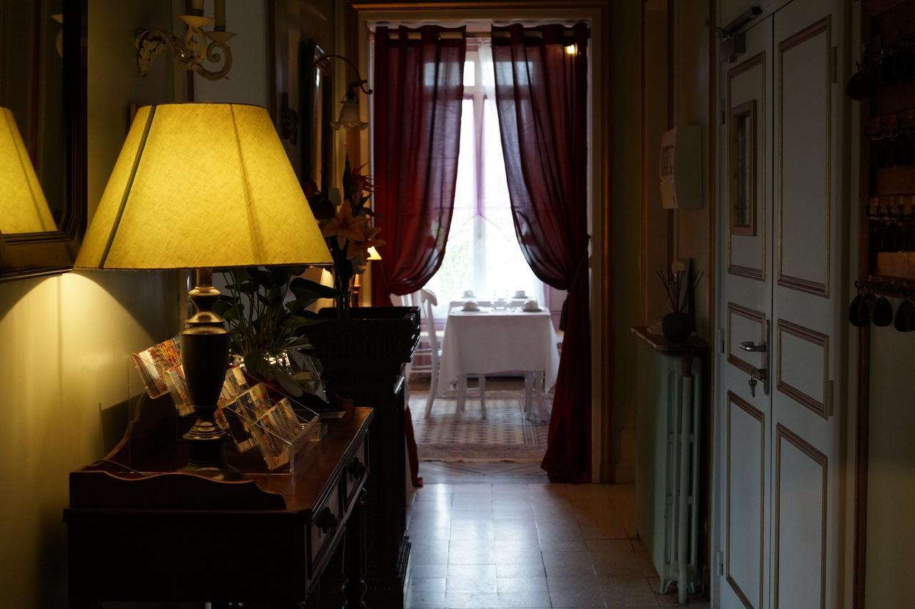 Hotel Au Chateau Blanc Saint-Aubin-lès-Elbeuf Esterno foto