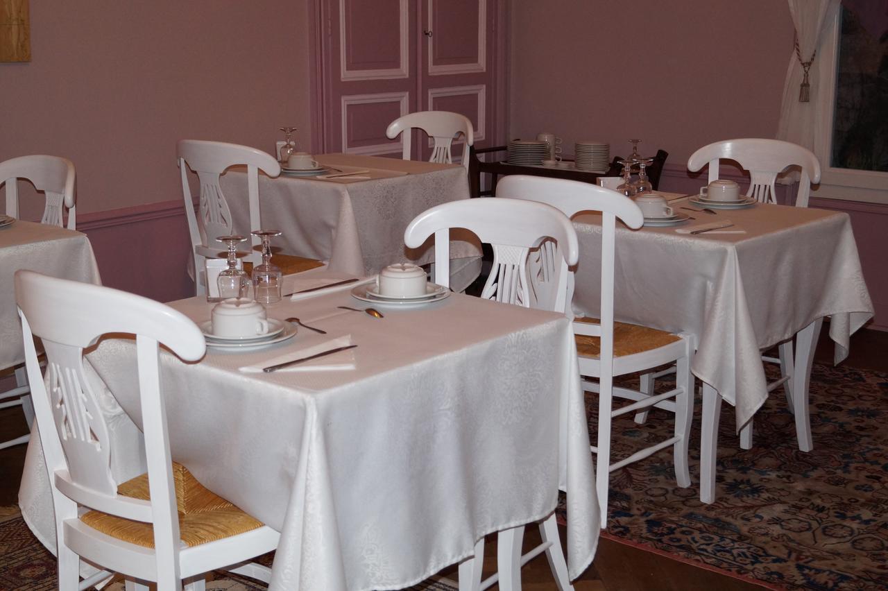 Hotel Au Chateau Blanc Saint-Aubin-lès-Elbeuf Esterno foto